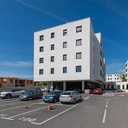 Anni Apartamento Pula